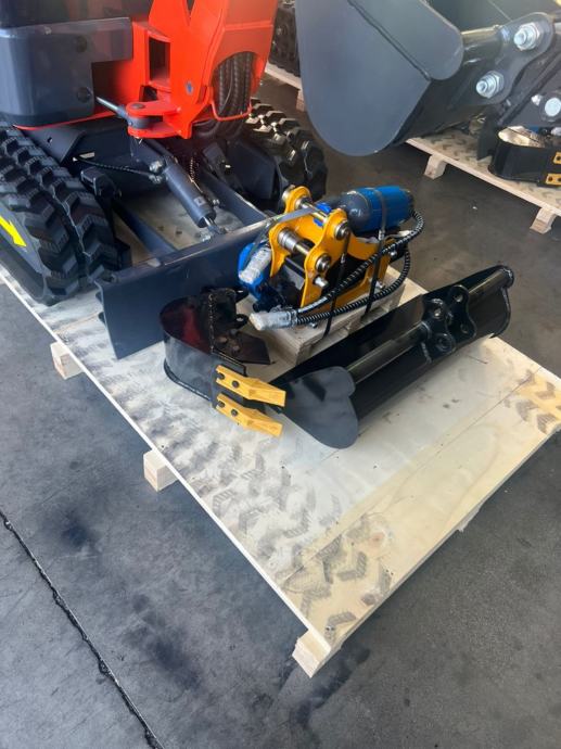 Mini-pelle Kubota D722, 2T1, 2024 – Image 3