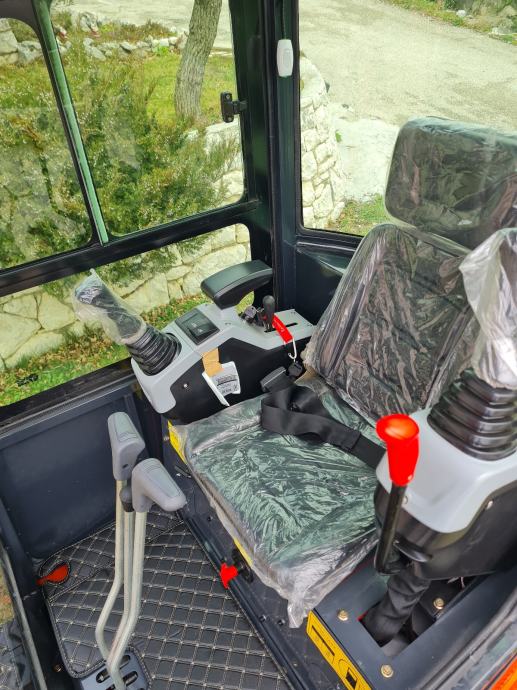 Mini-pelle Kubota D722, 2T1, 2024 – Image 4