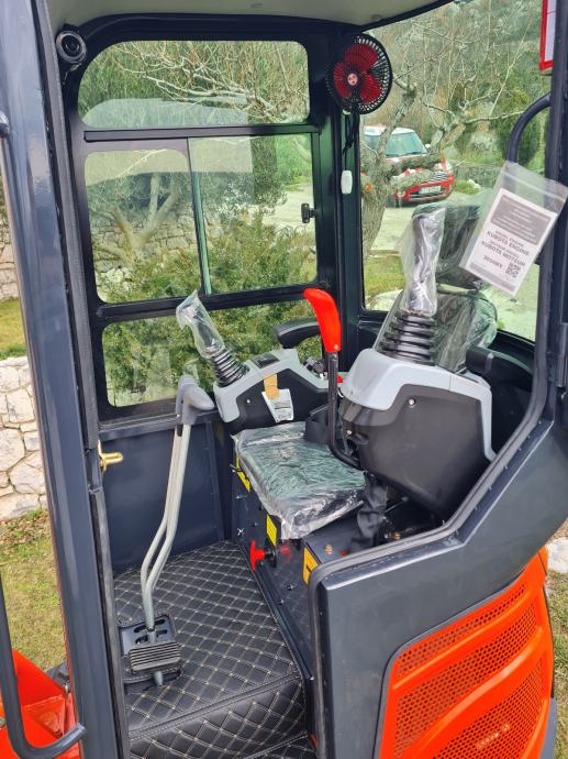 Mini-pelle Kubota D722, 2T1, 2024 – Image 11